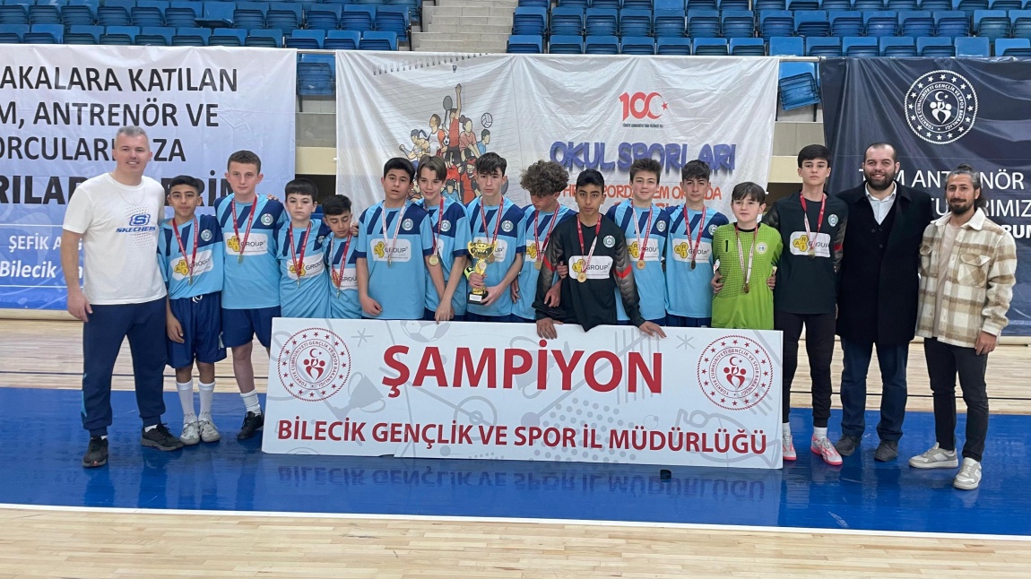 Öğrencilerimiz Futsal Erkekler Kategorisinde İl Şampiyonu Oldular..